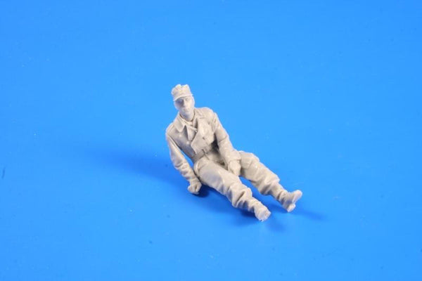 German WW II Hetzer Crewmember 1/35