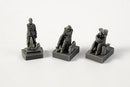 AH-1 Sitting pilots (2 figures) and ground crew (1 figure) for Special Hobby 1/72