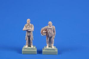 MiG-21 PF/PFM Pilot (in High Altitude Pressure Suit) and Ground Crew (2 fig.) 1/72
