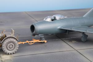 Zetor 25 ‘Military w/Towbar for MiG 15/17s’ 1/72
