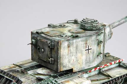 GERMAN PZ.KPFW KV-2  754 (R) TANK