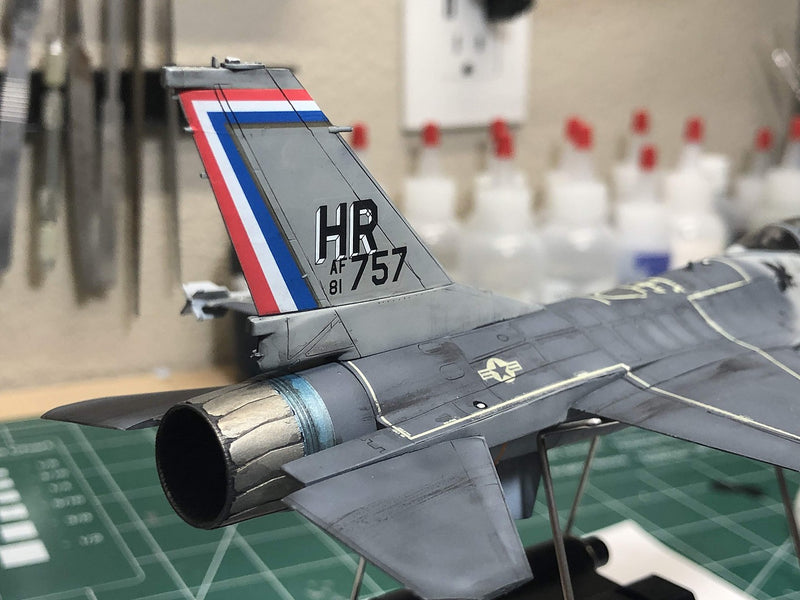 Kit Modèle Avion F-16A Falcon échelle 1/72 Par Hasegawa - 75 Pièces Avec Cockpit Détaillé Et Décalcomanies