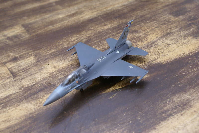 F-16B PLUS FIGHTING FALCON