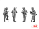 ICM35051 - 1/35 ICM Red Army Infantry (1939-1942) (3 figures - officer, 2 soldiers)