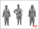 ICM35181 - 1/35 ICM Soviet Tank Crew (1939-1942)    (3 figures - 1 officer, 2 tankmen)