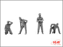 ICM35211 - 1/35 ICM German Tank Crew (1943-1945) (4 figures - 1 officer, 1 unterofficer, 2 soldiers)