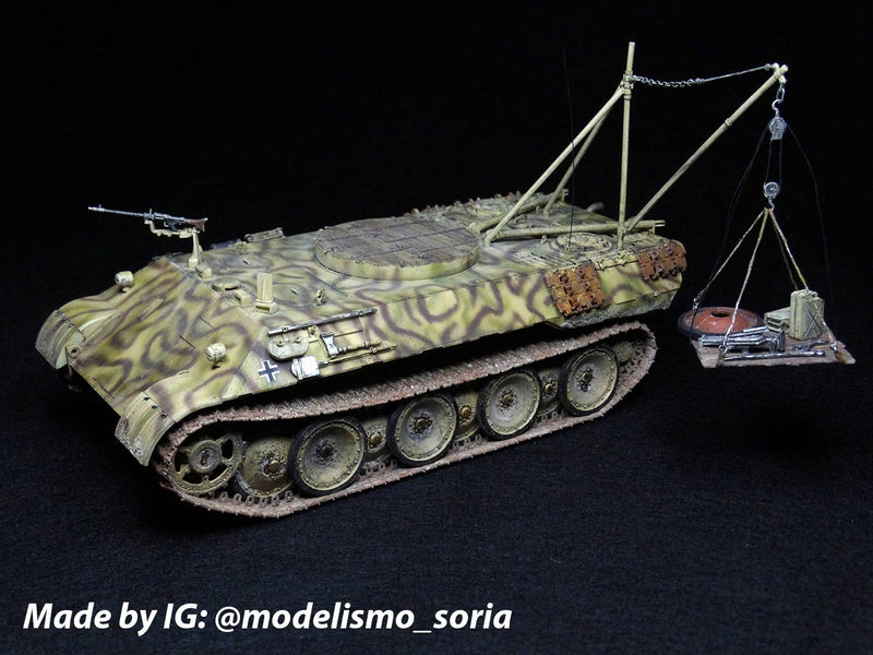 ICM35342 - 1/35 ICM Bergepanther with German Tank Crew (4 figures)