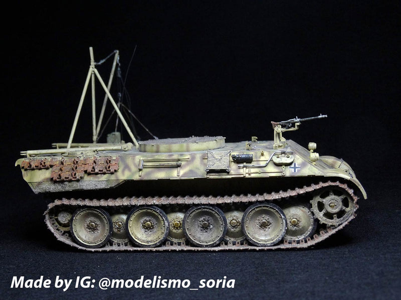 ICM35342 - 1/35 ICM Bergepanther with German Tank Crew (4 figures)