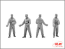 ICM35351 - 1/35 ICM Soviet Tank Crew (1943-1945) (4 figures - 2 officers, 2 tankmen)