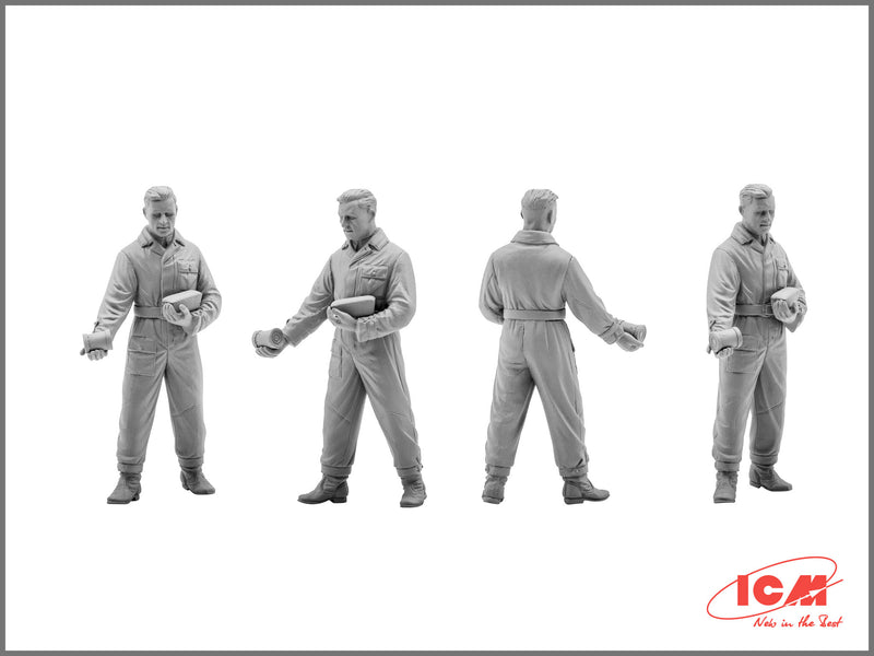 ICM35351 - 1/35 ICM Soviet Tank Crew (1943-1945) (4 figures - 2 officers, 2 tankmen)