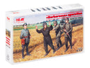 ICM35391 - 1/35 ICM Barbarossa operation, June 22,1941 (4 figures - 1 german officer, 2 german soldiers, 1 captured soviet tankman)
