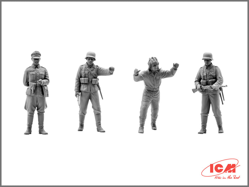 ICM35391 - 1/35 ICM Barbarossa operation, June 22,1941 (4 figures - 1 german officer, 2 german soldiers, 1 captured soviet tankman)