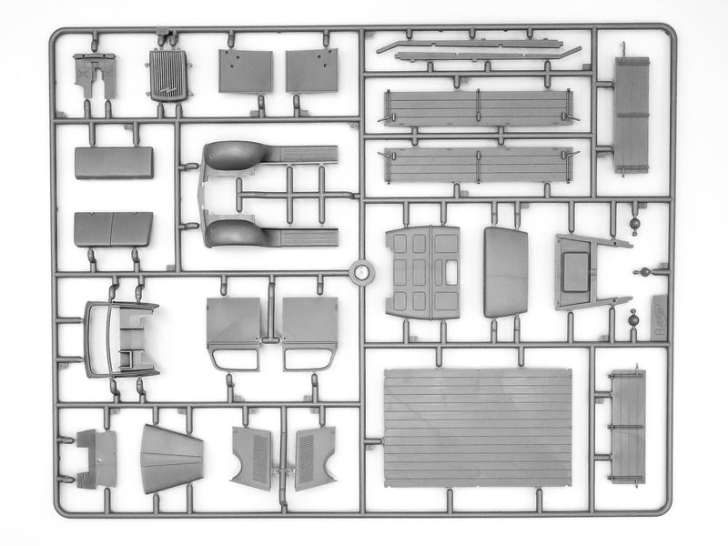 ICM35402 - 1/35 ICM Typ 2,5-32 with Shelter, WWII German Ambulance Truck