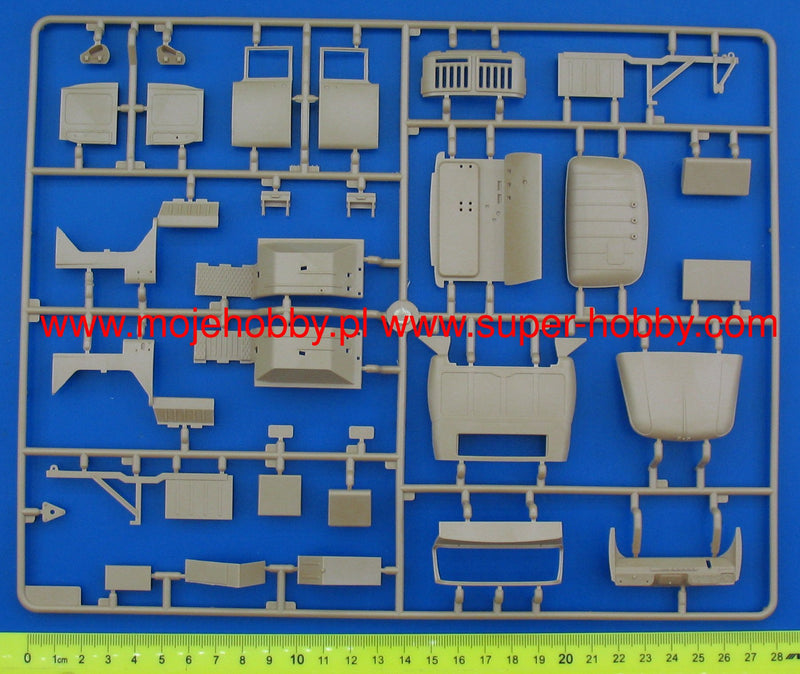 ICM35524 - 1/35 ICM ZiL-131 KShM with Soviet Drivers