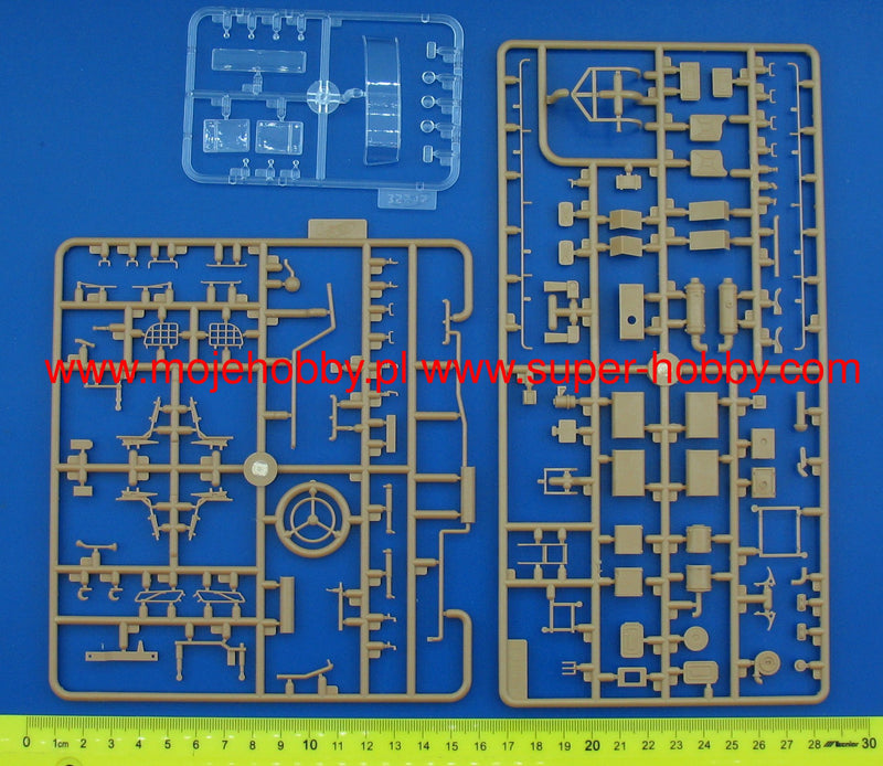 ICM35524 - 1/35 ICM ZiL-131 KShM with Soviet Drivers