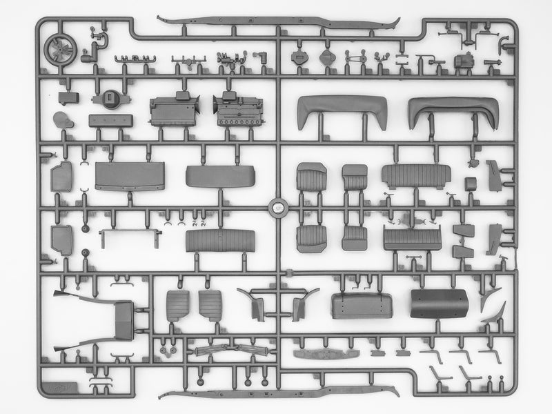 ICM35531 - 1/35 ICM G4 (1939 production), German Car with Passengers (4 figures)