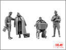 ICM35541 - 1/35 ICM May 1945 (4 figures - 1 officer, 2 soldiers, 1 military servicewoman)