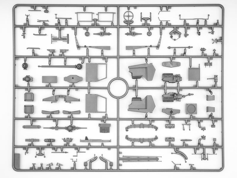 ICM35592 - 1/35 ICM BM-13-16  on W.O.T. 8 chassis with Soviet Crew