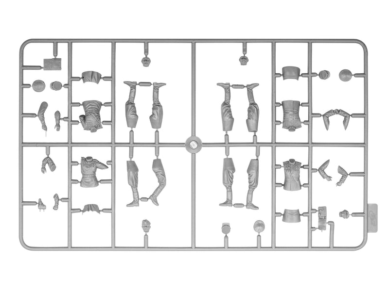 ICM35612 - 1/35 ICM Soviet Staff Personnel (1943-1945) (4 figures)