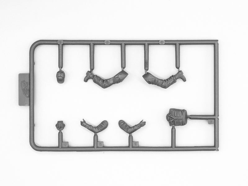 ICM35641 - 1/35 ICM Soviet Drivers (1979-1991) (2 figures)