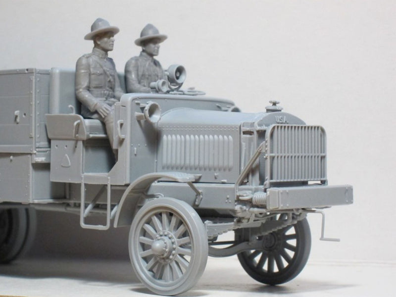 ICM35706 - 1/35 ICM US Drivers (1917-1918) (2 figures)