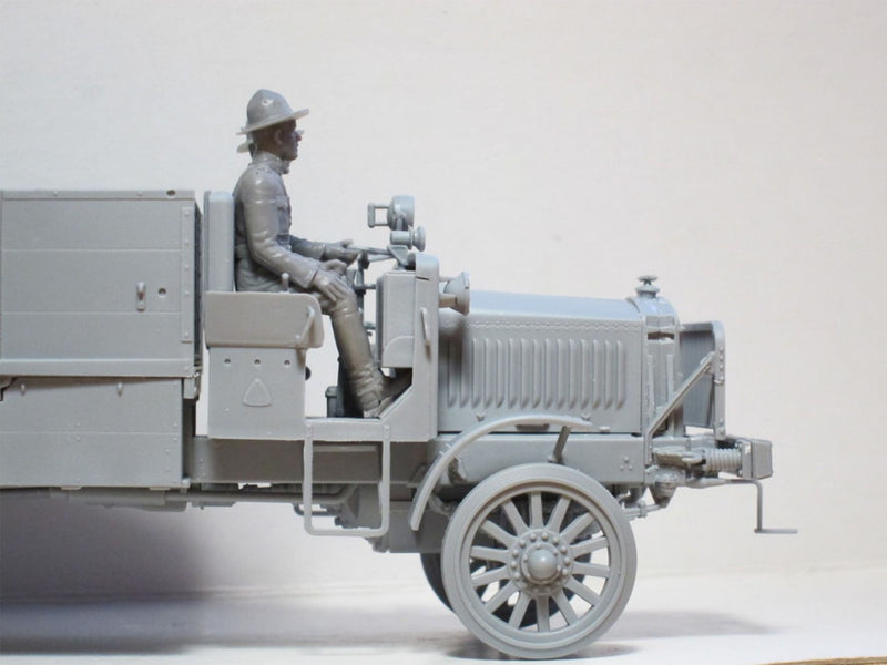 ICM35706 - 1/35 ICM US Drivers (1917-1918) (2 figures)