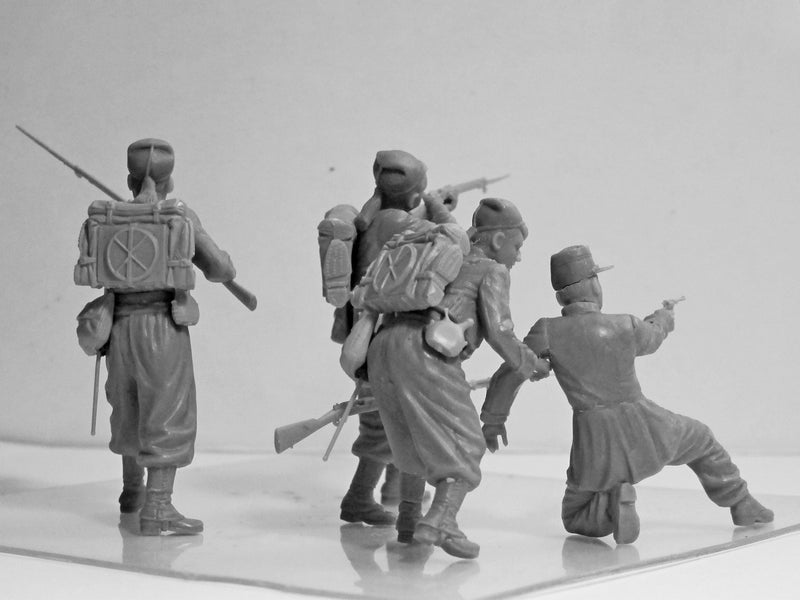 ICM35709 - 1/35 ICM French Zouaves (1914) (4 figures)