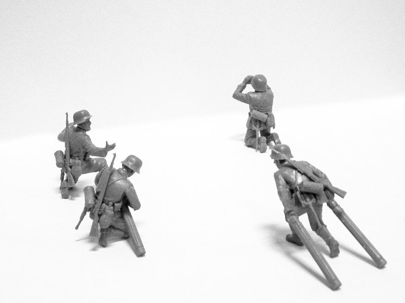 ICM35801 - 1/35 ICM 7,62 cm Pak 36(r) with German Crew (4 figures)