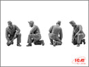 ICM48083 - 1/48 ICM USAAF Pilots and Ground Personnel (1941-1945)  (5 figures - 3 pilots, 2 mechanics)