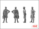 ICM48084 - 1/48 ICM Soviet Air Force Pilots and Ground Personnel (1943-1945)  (7 figures -  staff officer, 2 pilots, 3 mechanics, military servicewomen)