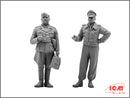ICM48085 - 1/48 ICM German Luftwaffe Ground Personnel (1939-1945)  (7 figures -  staff officer, 2 pilots, 4 mechanics, and dog figure)