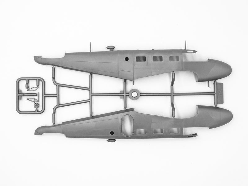ICM48185 - 1/48 ICM C18S, American Passenger Aircraft