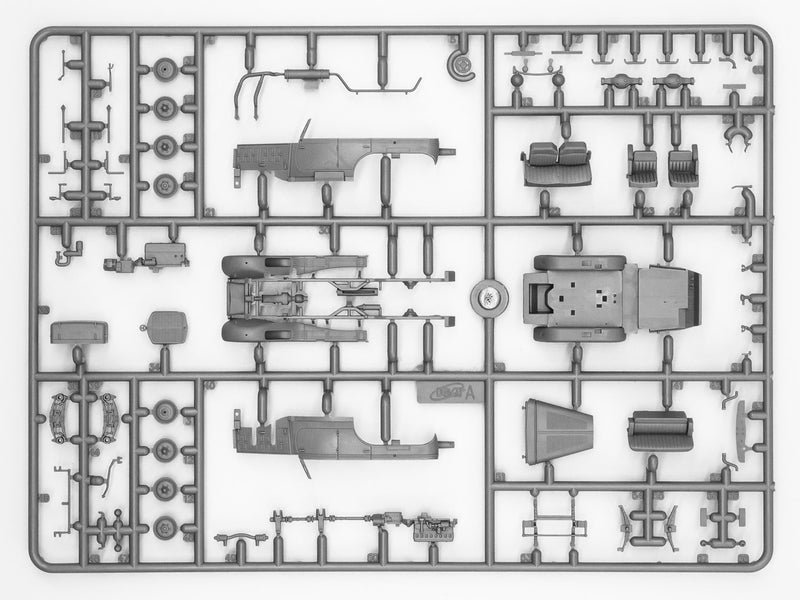 ICM72472 - 1/72 ICM G4 (1935 production) Soft Top, WWII German Staff Car, snap fit/no glue