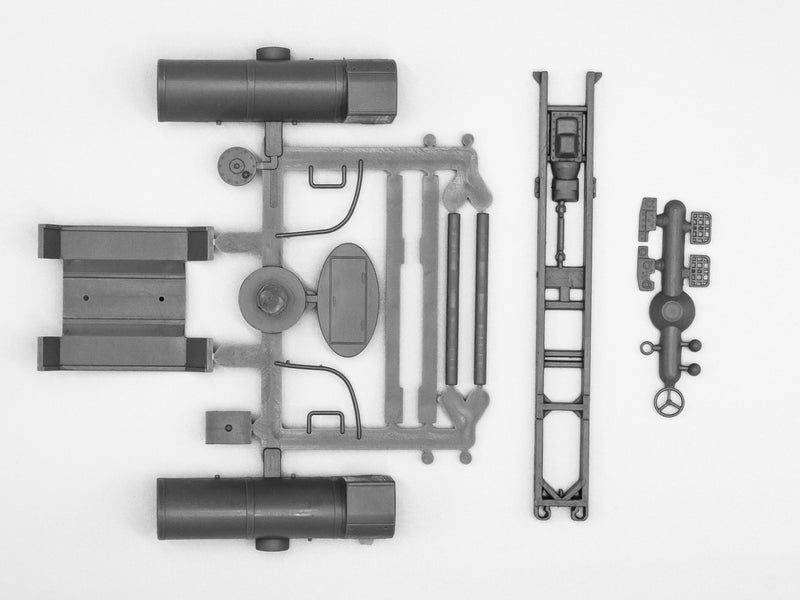 ICM72561 - 1/72 ICM ZiL-157, Fuel Truck