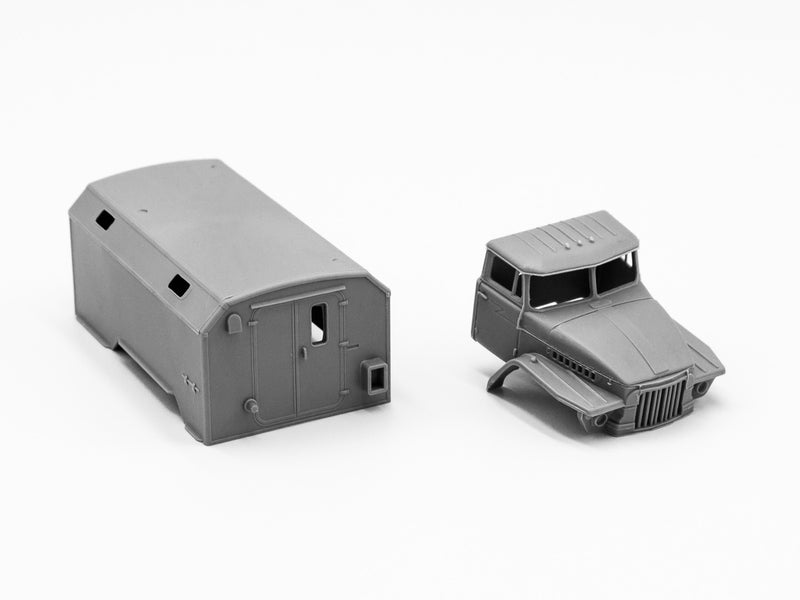 ICM72712 - 1/72 ICM URAL-375A, Command Vehicle