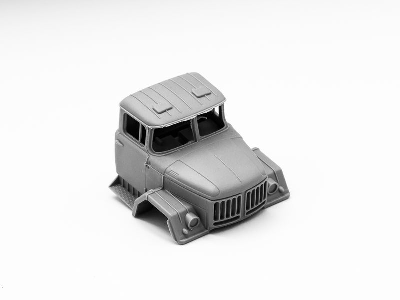ICM72811 - 1/72 ICM ZiL-131, Army Truck