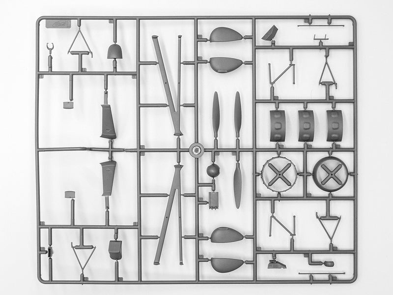 WWII Luftwaffe Airfield (Messerschmitt Bf 109F-4, Hs 126 B-1 & Figures)