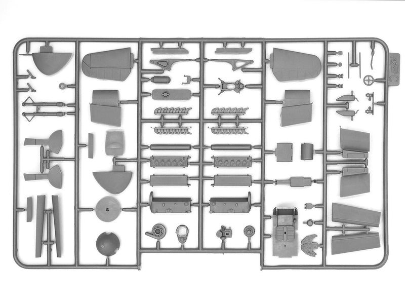 WWII Luftwaffe Airfield (Messerschmitt Bf 109F-4, Hs 126 B-1 & Figures)