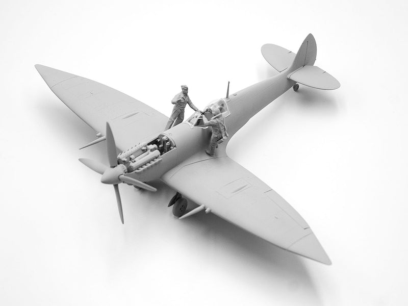 ICMDS4802 - 1/48 WWII RAF Airfield (Spitfire Mk.IX, Spitfire Mk.VII & Figures)
