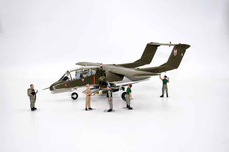 ICMDS4803 - 1/48 Vietnam USAF Airfield (Cessna O-2A, OV-10 Bronco & Figures)