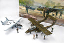 ICMDS4803 - 1/48 Vietnam USAF Airfield (Cessna O-2A, OV-10 Bronco & Figures)