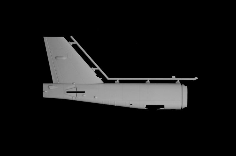 B-52G EARLY W/HOUND DOG MISSILES