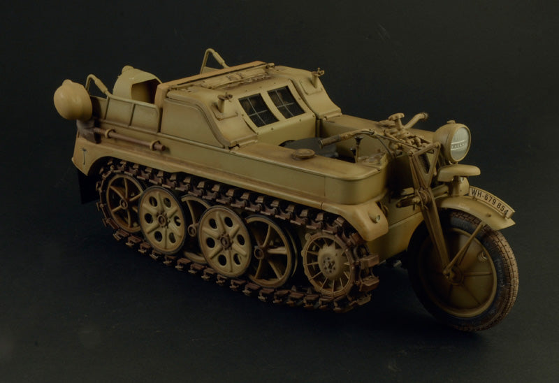Italeri 7404 Kettenkrad WWII Military Vehicle 1/9 Scale Model Kit