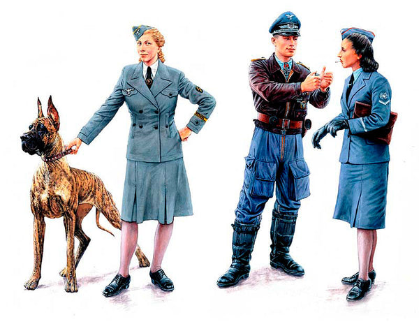 Women at War: Germany Luftwaffe Helferinnen Plastic Kit
