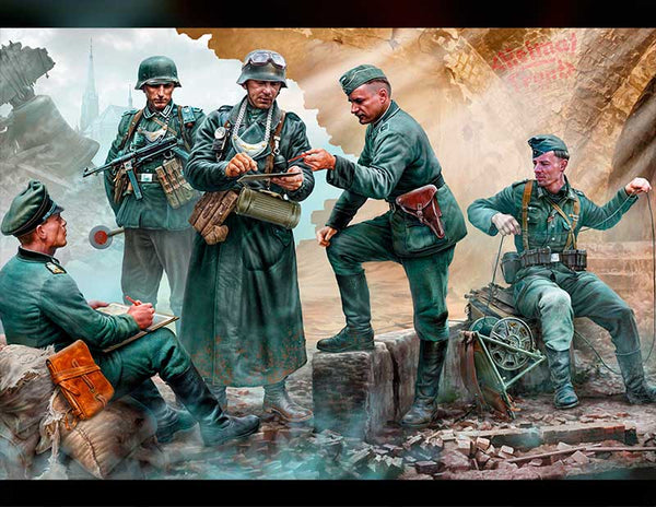 WWII German Military Men (x5)