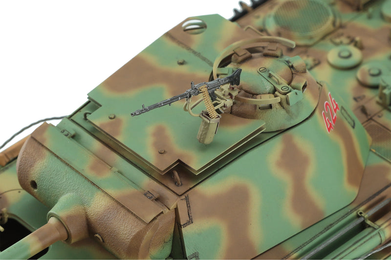 SdKfz 171 Panther Ausf G Early German Medium Tank w/Air Defense Armor