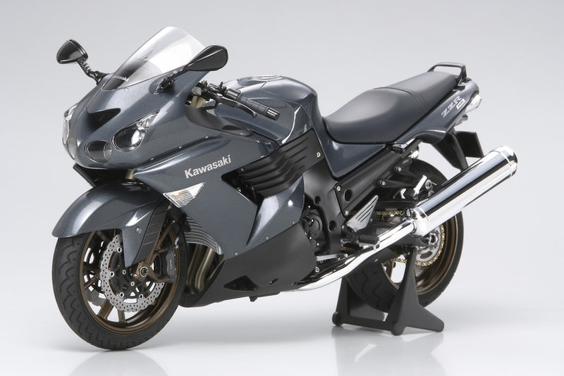 TAM14111 - 1/12 Tamiya Kawasaki ZZR 1400 Motorcycle