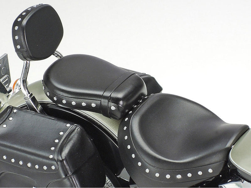 TAM14135 - 1/12 Tamiya Yamaha XV1600 Road Star Custom Motorcycle