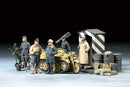 TAM32412 - 1/48 Tamiya German Luftwaffe Crew (Winter) (5) w/Kettenkraftrad
