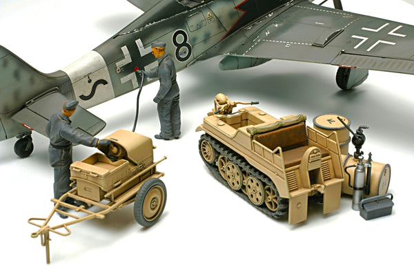 TAM32533 - 1/48 Tamiya German Power Supply Unit & Kettenkrad w/3 Crew